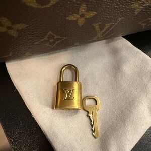 100% AUTHENTIC-Louis Vuitton Brass Padlock with Key #339